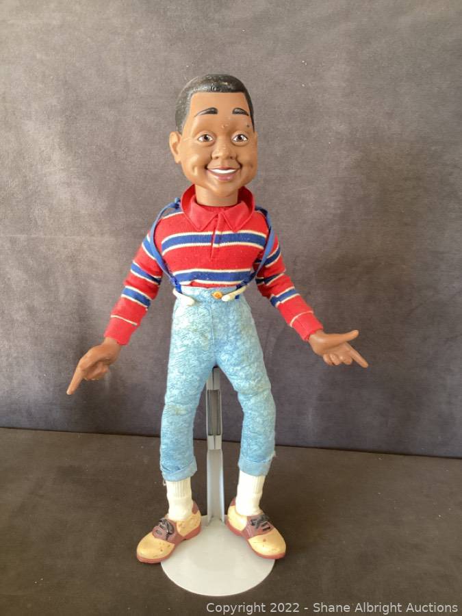 Family Matters Steve Urkel Doll. 17.5