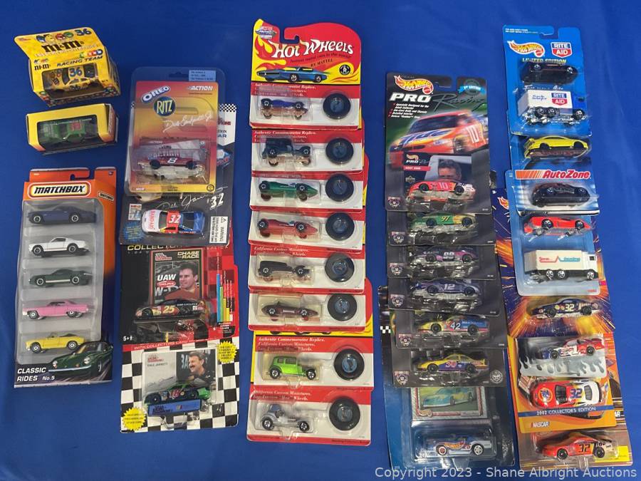 Matchbox and hot wheels vehicles Auction