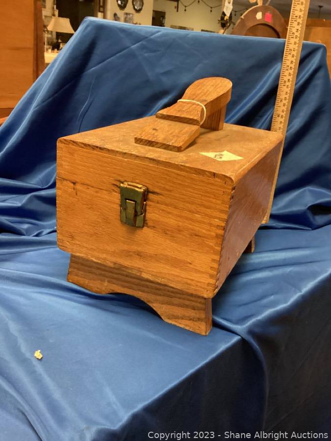 Sold at Auction: Shoe Shine Box