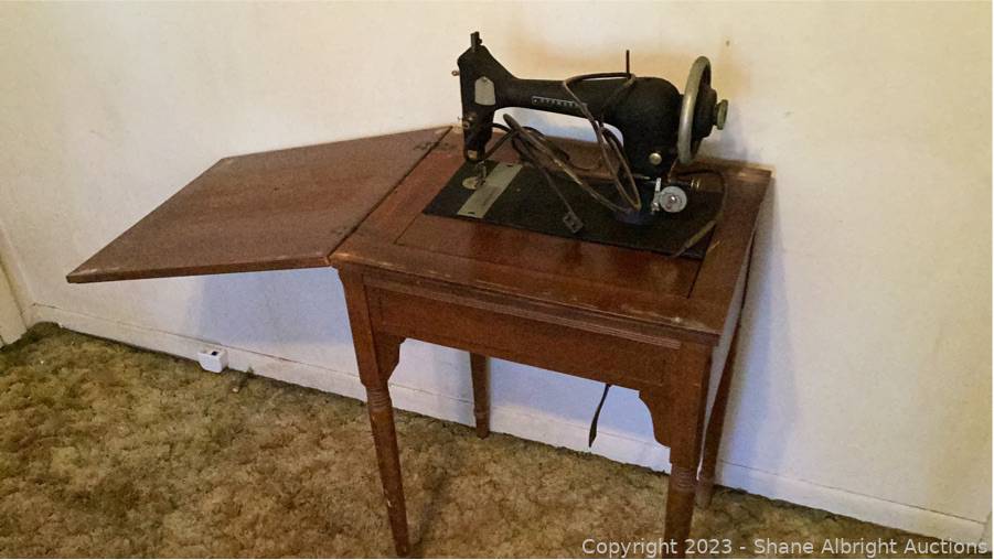 Auction Ohio  Vtg Kenmore sewing machine